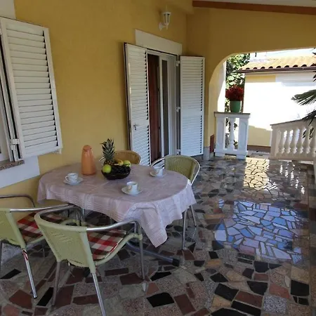 Serbecic Πανσιόν Malinska