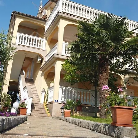 Πανσιόν Serbecic 3*