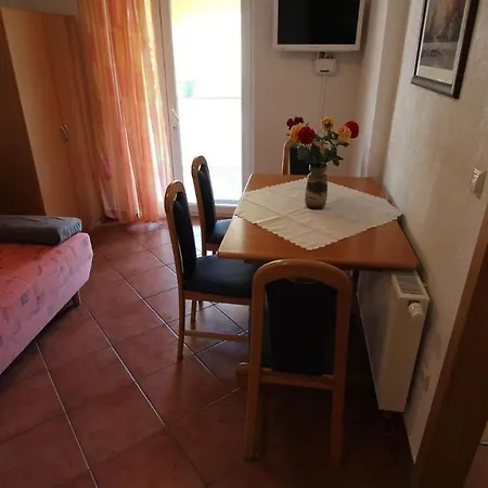 Serbecic Guest house Malinska
