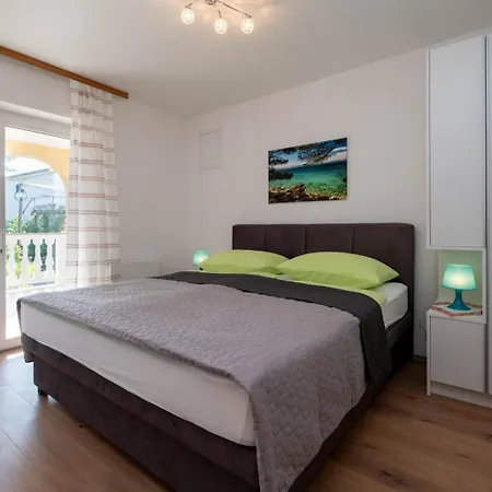 Serbecic Guest house Malinska