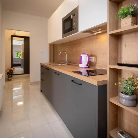 Serbecic Guest house *