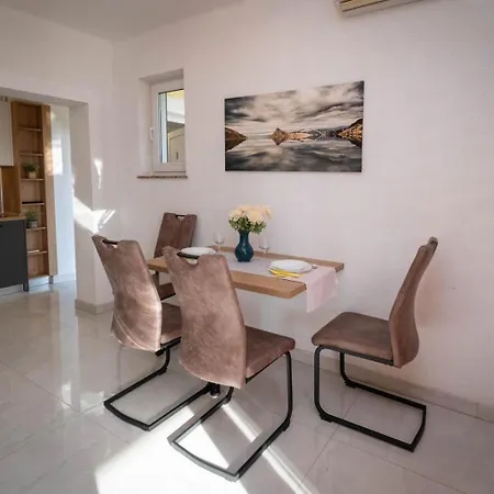 Guest house Serbecic