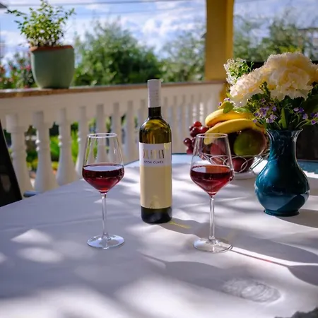 Πανσιόν Serbecic Malinska