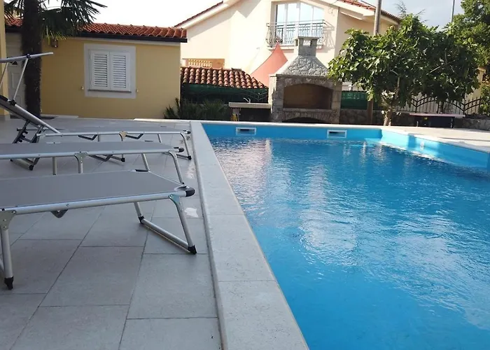 ゲストハウス Serbecic